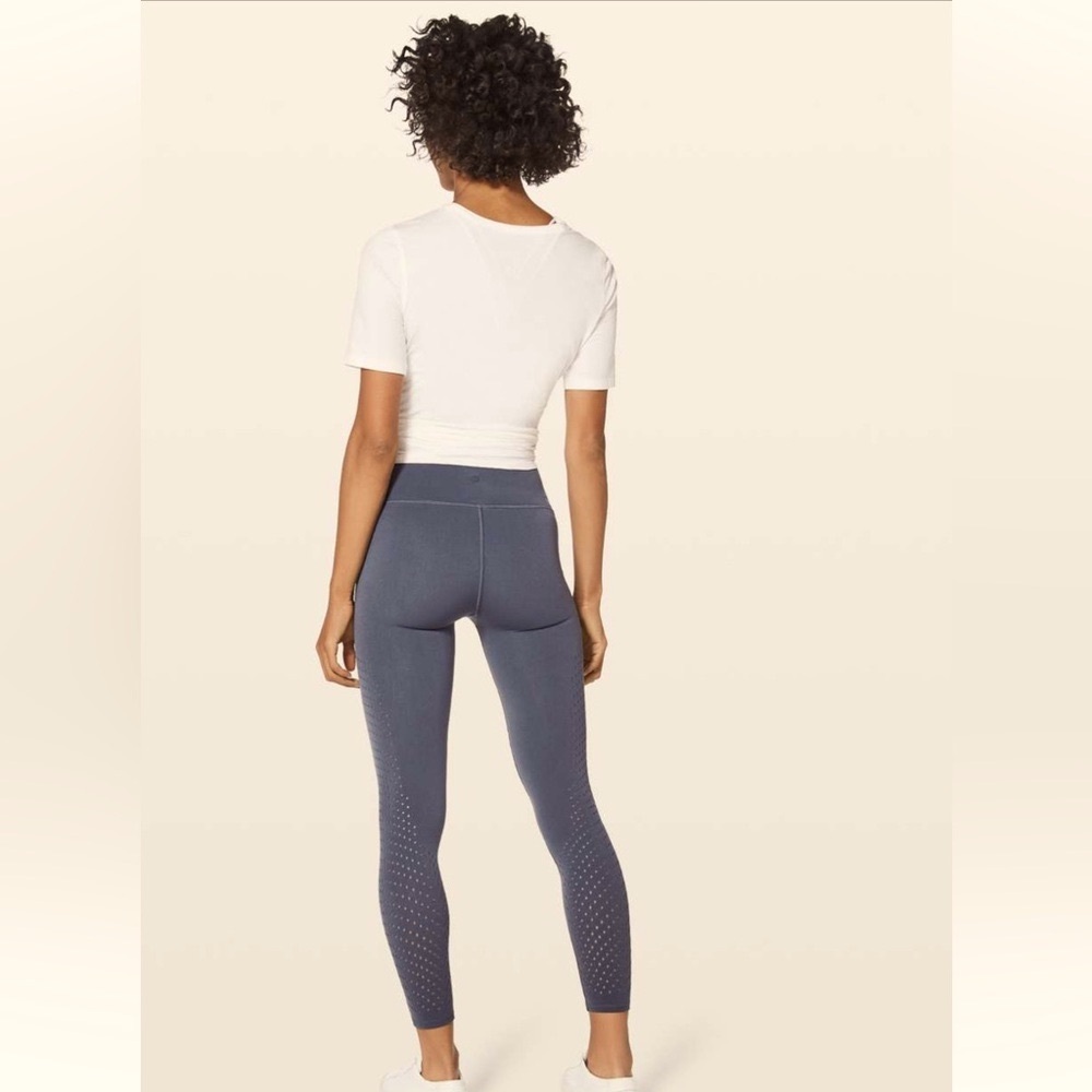Lululemon Reveal 7/8 leggings in dark gray size 8 #0845